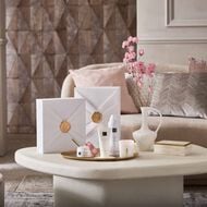 The Ritual of Sakura Medium Gift Set faces the ritual of sakura medium gift set