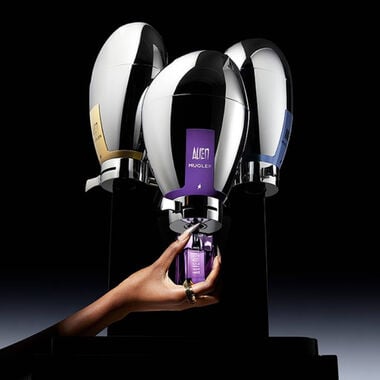Alien Eau de Parfum faces alien eau de parfum