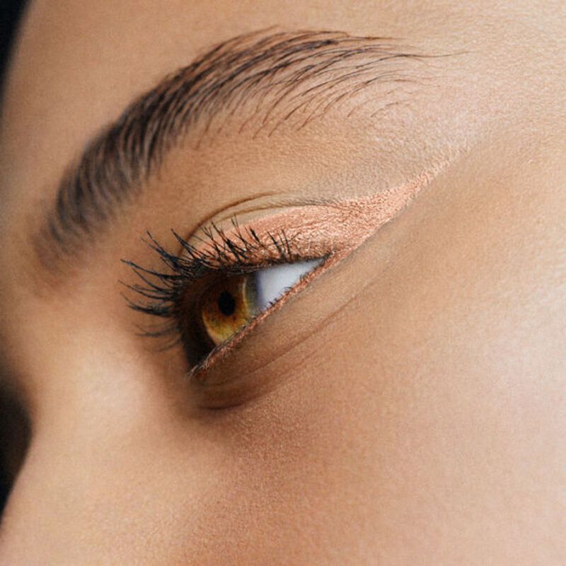 ميك اب فور ايفر قلم تحديد العيون أكوا ريزيست كولور