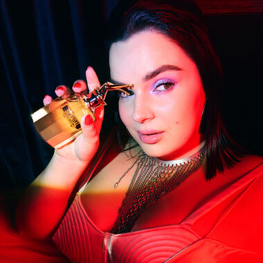 faces scandal absolu