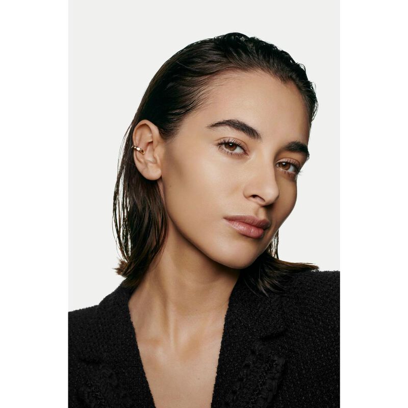 شانيل chanel les beiges fond de teint  مستحضر أساس مرطّب وطويل الثبات