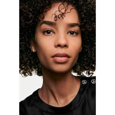 Les Beiges Healthy Glow Sheer faces les beiges healthy glow sheer