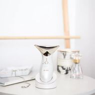 Mami Hot Cold Face Lifting Device Led Therapy For Face faces mami hot cold face lifting device led therapy for face