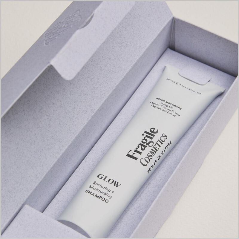 fragile cosmetics glow restoring + moisturising shampoo