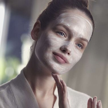 faces deeply purifying mask with tropical resins