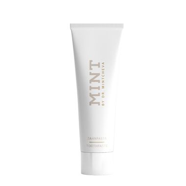 faces toothpaste with fluoride