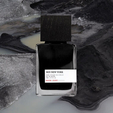 faces scent stories moon dust