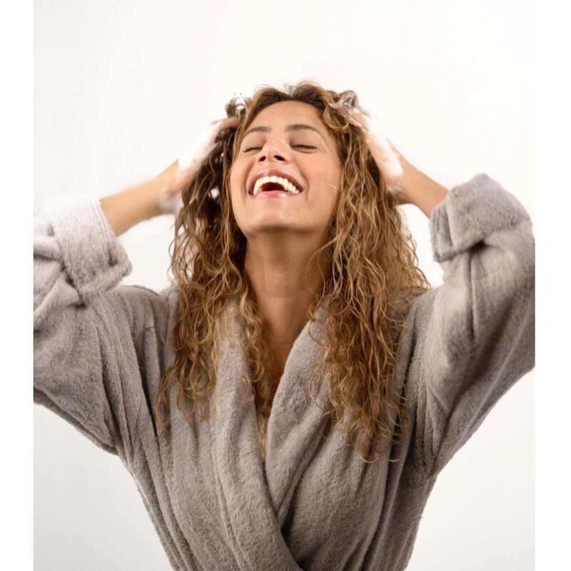 locken shower me with love shampoo