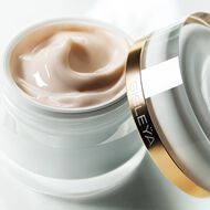 Sisleÿa L'Intégral Anti-Âge Fresh Gel faces sisle a l int gral anti ge fresh gel