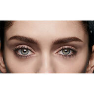 SERUM-INFUSED MASCARA faces serum infused mascara