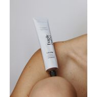 Glow Restoring + Moisturising Shampoo faces glow restoring moisturising shampoo