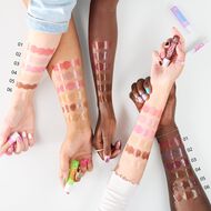 Juicy Bomb Glossy Butter faces juicy bomb glossy butter