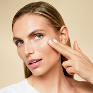 faces كبسولات السيراميد الذهبية المتقدمة، سيروم يومي لاستعادة شباب البشرة