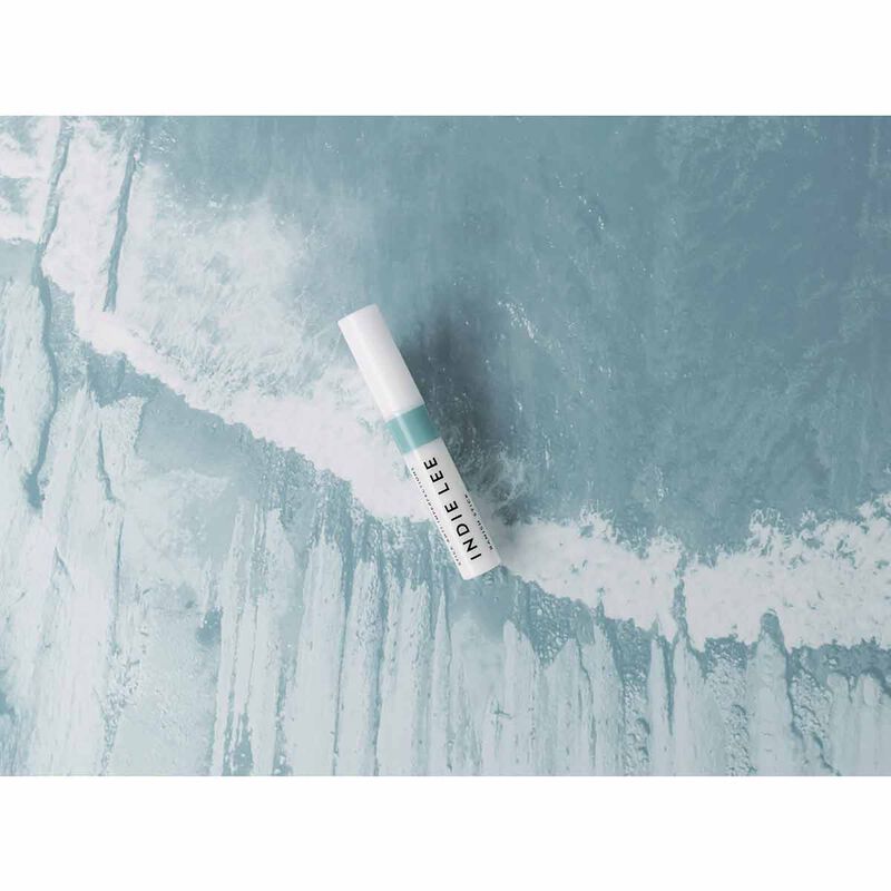 إندي لي قلم بانيش للتخلص من عيوب البشرة