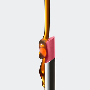 faces almost lipstick