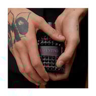 عطر بورن إن روما أومو إكسترا دوز faces عطر بورن إن روما أومو إكسترا دوز