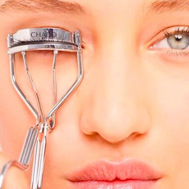 faces eyelash curler