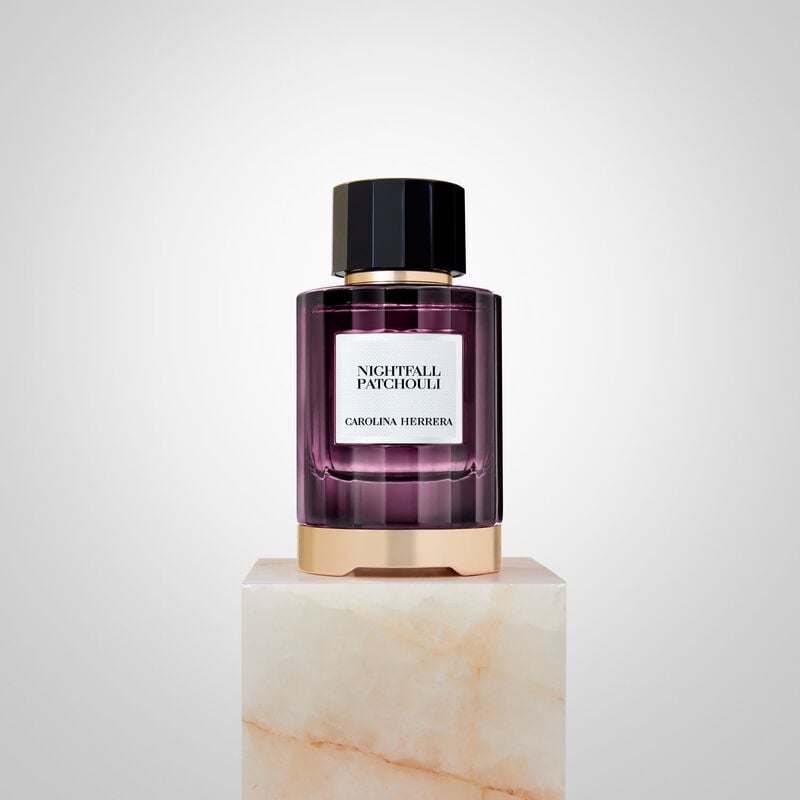 كارولينا هيريرا عطر نايتفول باتشولي