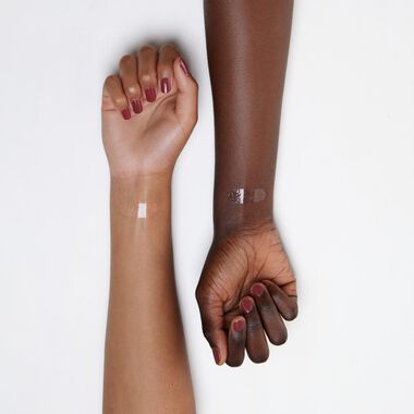 faces ما هو المزيف  ملمع نفخ وتكبير الشفاه