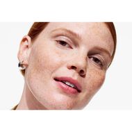 faces moisture surge  active glow