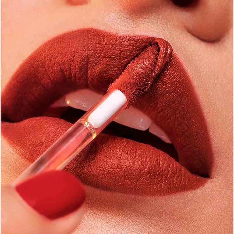 إستي لودر أحمر شفاه بيور كولور ويبد سائل غير لامع بزبدة المورينغا