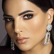 Grey Diva faces grey diva