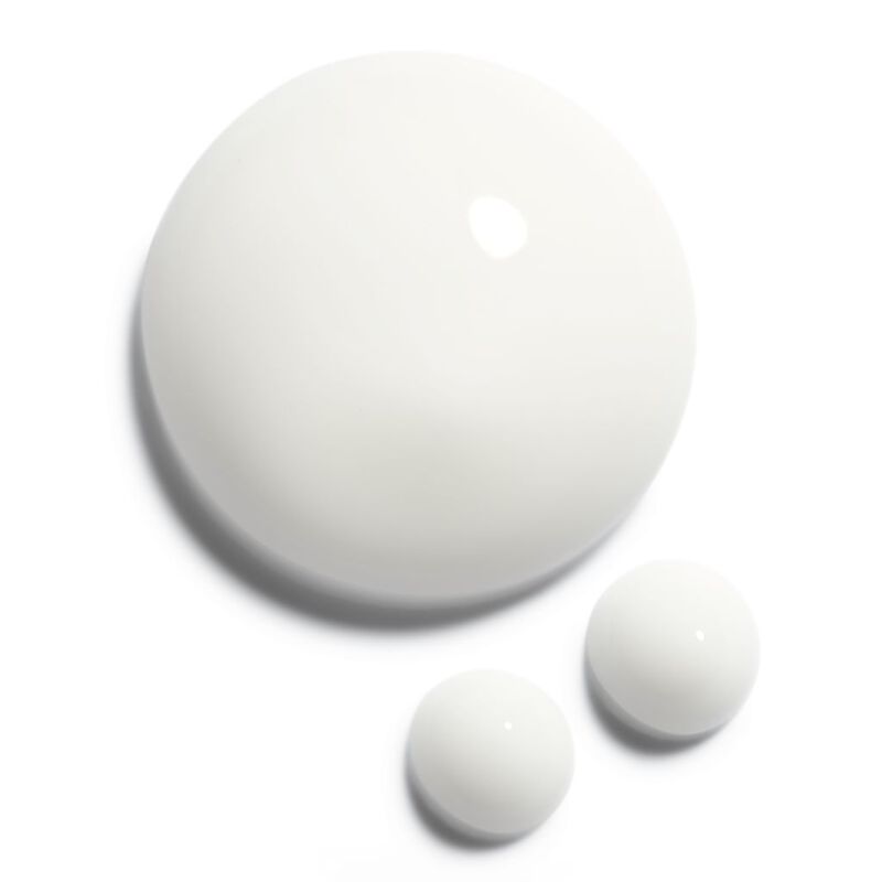 شانيل blue serum eye