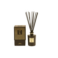 Oro Luxury Collection faces oro luxury collection