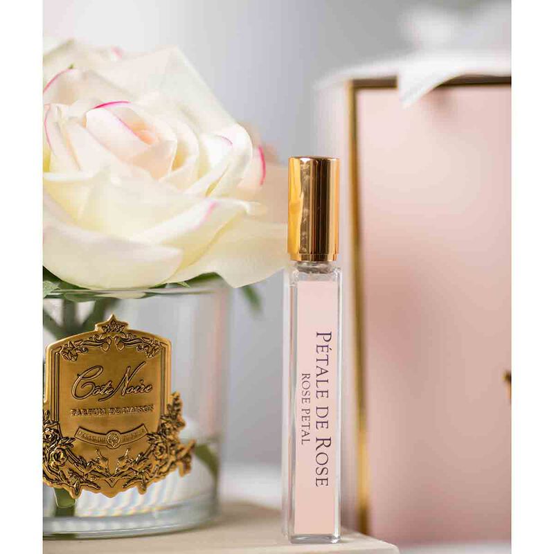 كوت نوار معطر جو 5 روز وردي بلش في صندوق وردي مع شارة ذهبية