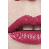 faces rouge allure l extrait أحمر شفاه عالي الكثافة  تركيز من النضارة والعناية  قابل لإعادة التعبئة