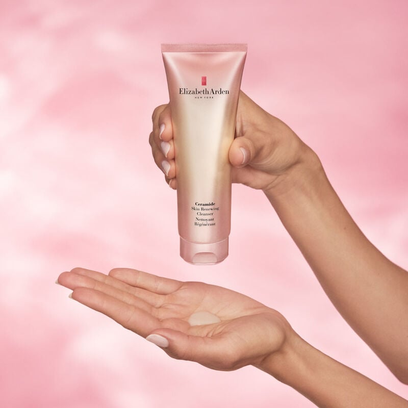 إليزابيث آردن غسول السيراميد لتجديد البشرة