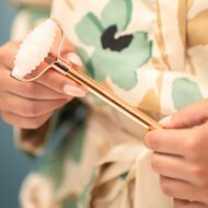 أداة تدليك الجسم رول اون الكوارتز البلوري faces أداة تدليك الجسم رول اون الكوارتز البلوري