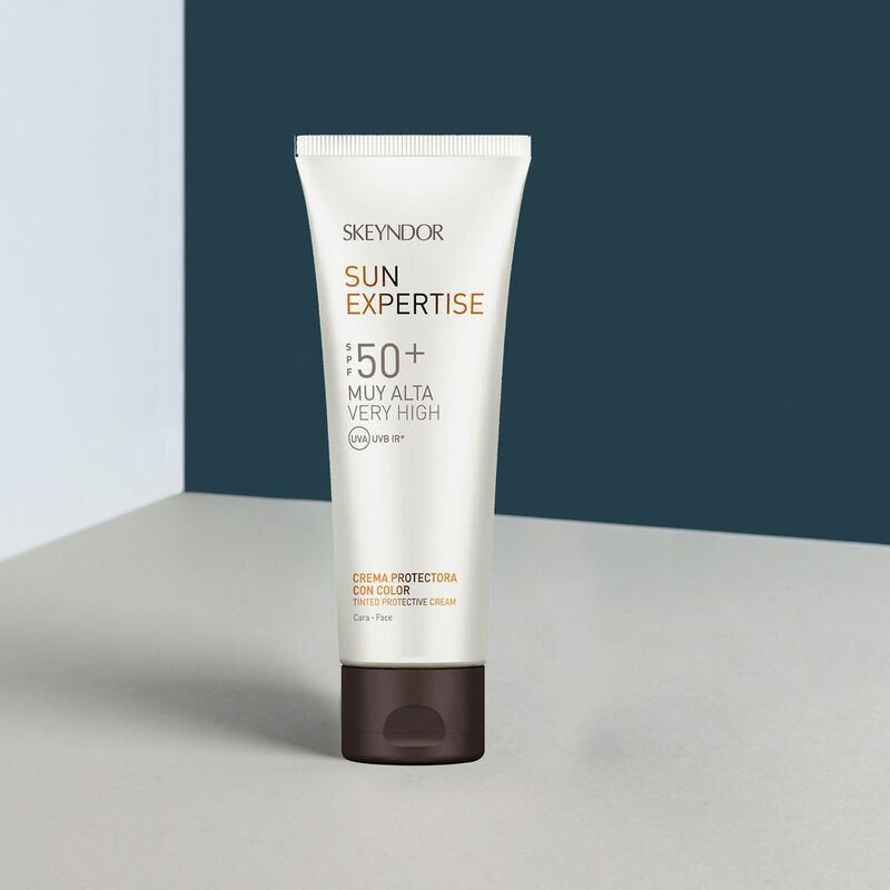 سكايندور كريم الوجه الملوّن سن إكسبيرتايز المحمي بعامل حماية من الشمس spf50