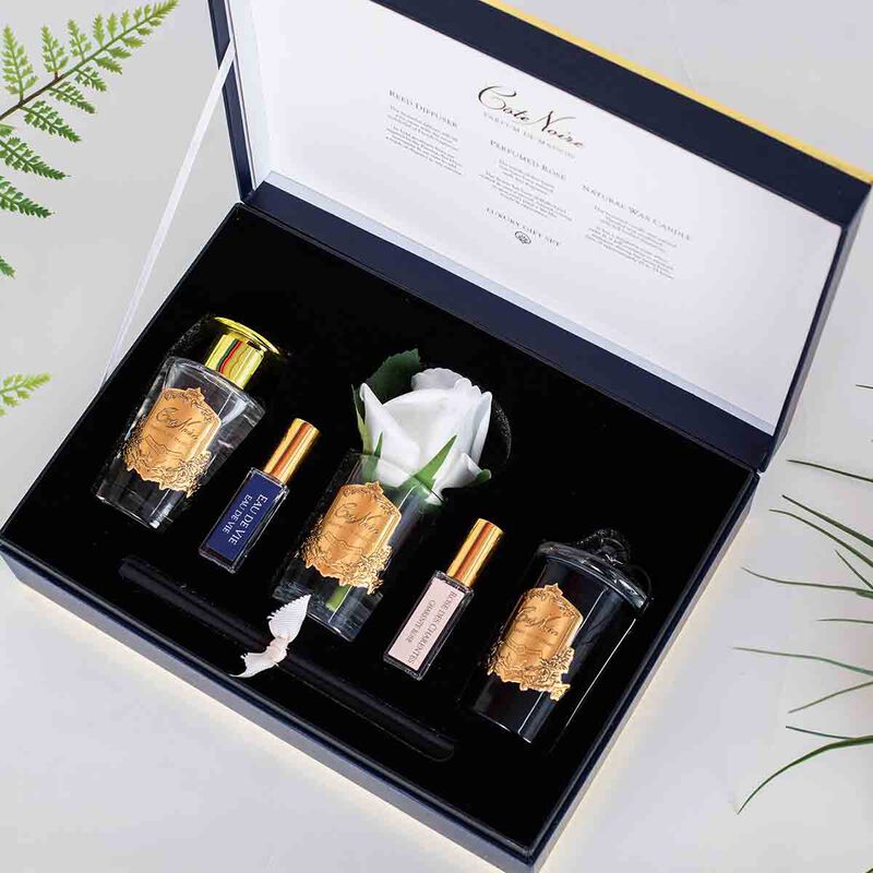 كوت نوار معطر جو باقة هدية أو دي في صندوق أزرق مع شارة ذهبية