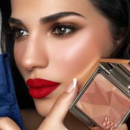 faces luminosity in rose quartz