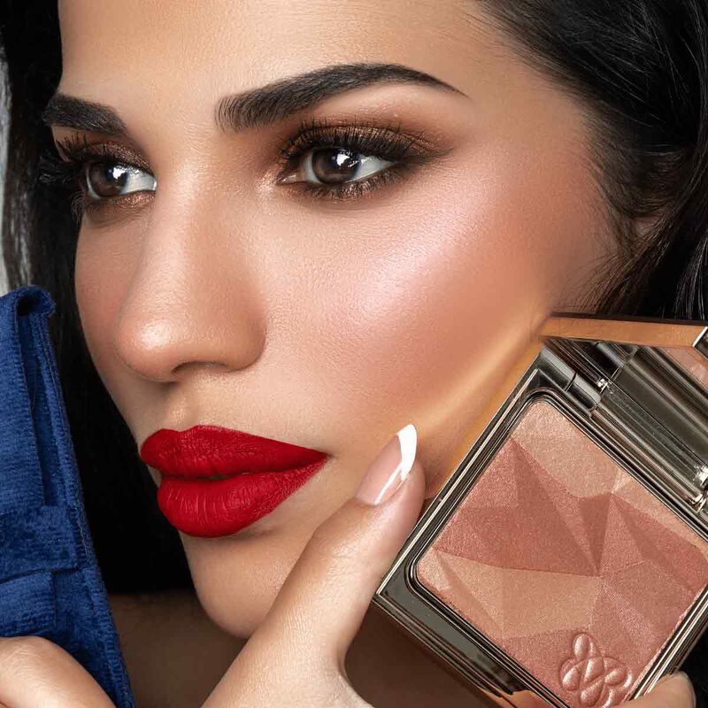 bella luminosity in rose quartz