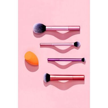 faces everyday essentials kit with 1 miracle complexion sponge