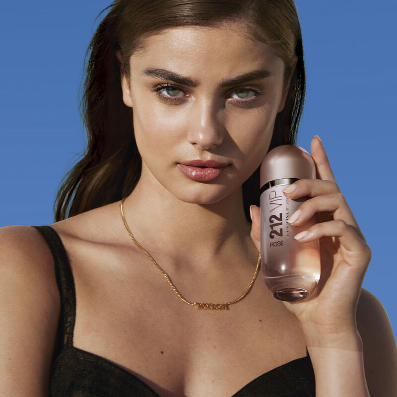 carolina herrera 212 vip rose  eau de parfum