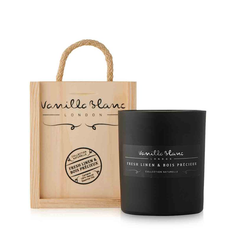 فانيلا بلانك شمعة برائحة كتان منعش وبوز بريسيو بالإصدار المطفي 200جرام