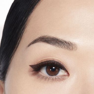 LE LINER DE CHANEL faces le liner de chanel