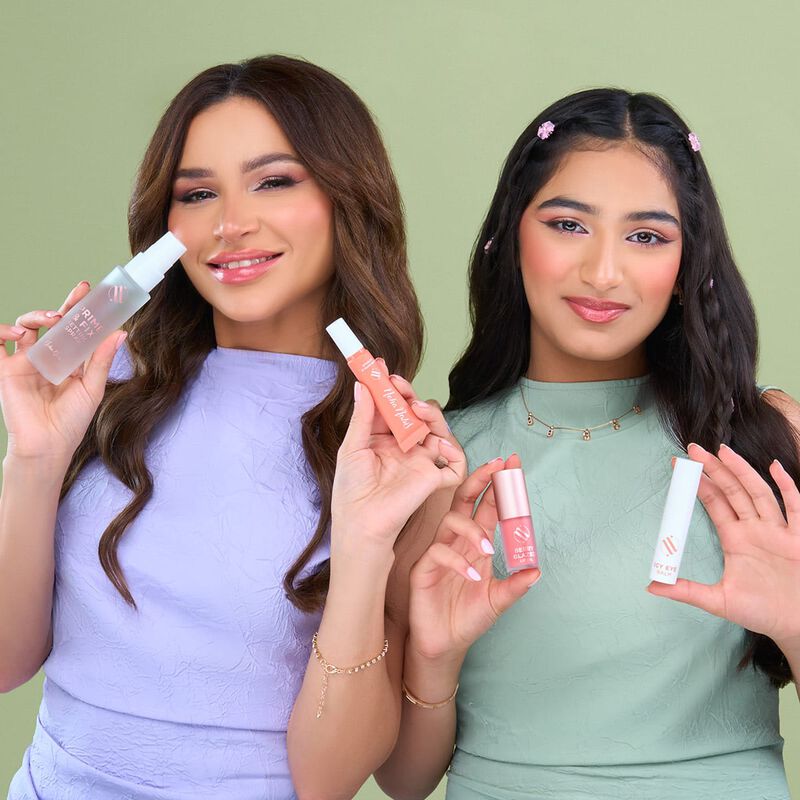 نهى نبيل بورن وذ ايت بيتش