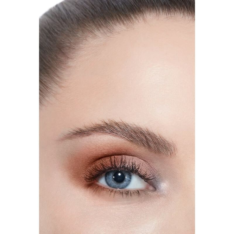 شانيل les 4 ombres boutons بودرة رباعية لتظليل الجفون متعدّدة التأثيرات