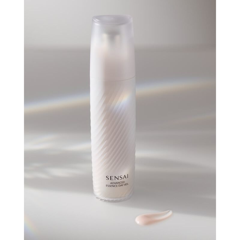 sensai advanced essence day veil