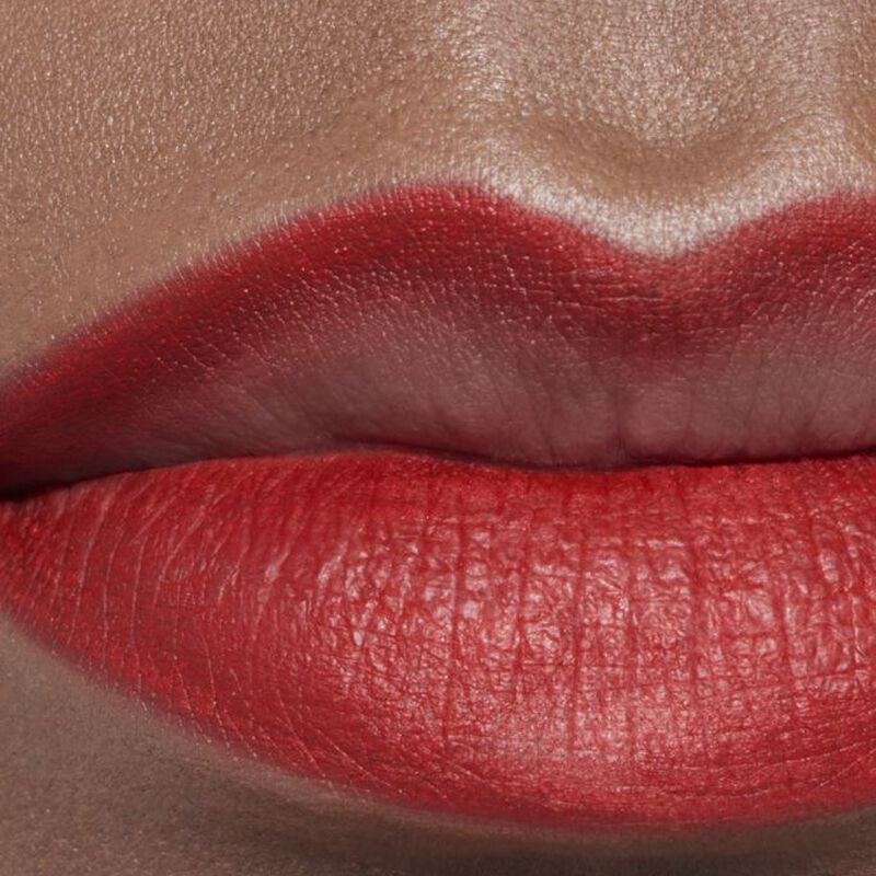 شانيل le crayon levres