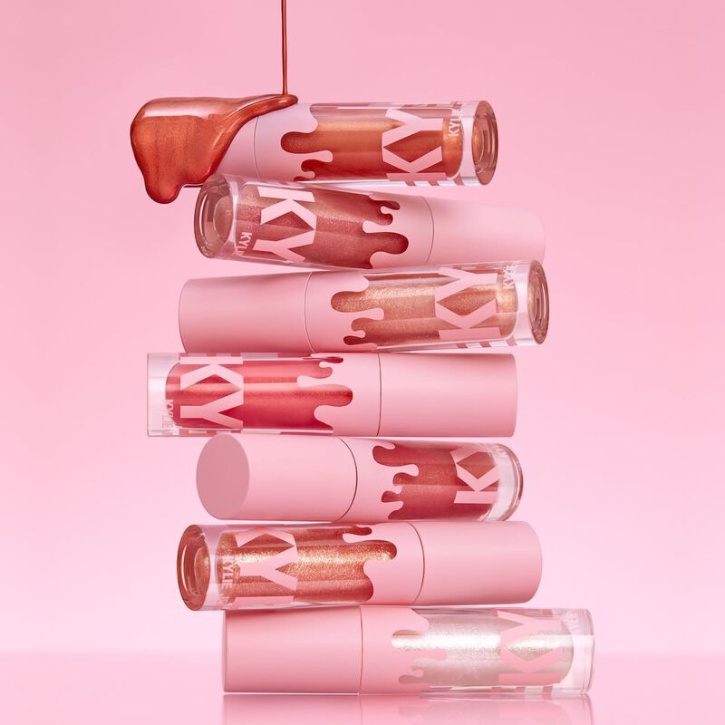 كايلي كوزمتكس مُلمِّع شفاه فائق اللمعان