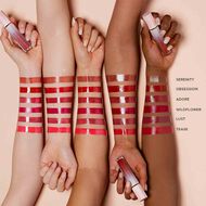 faces أحمر شفاه بلومينغ إديشن ساتن غلو