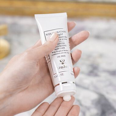 faces mattifying moisturising skin care with tropical resins