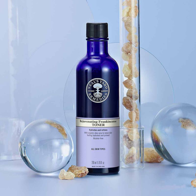 neal's yard remedies rejuvenating frankincense toner 200ml