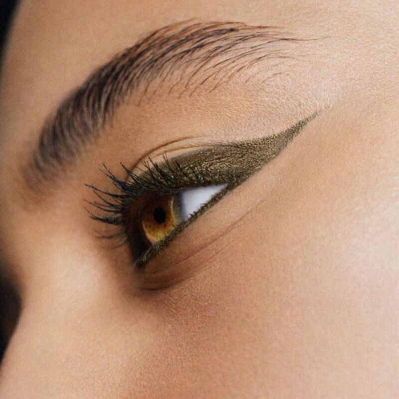 ميك اب فور ايفر قلم تحديد العيون أكوا ريزيست كولور