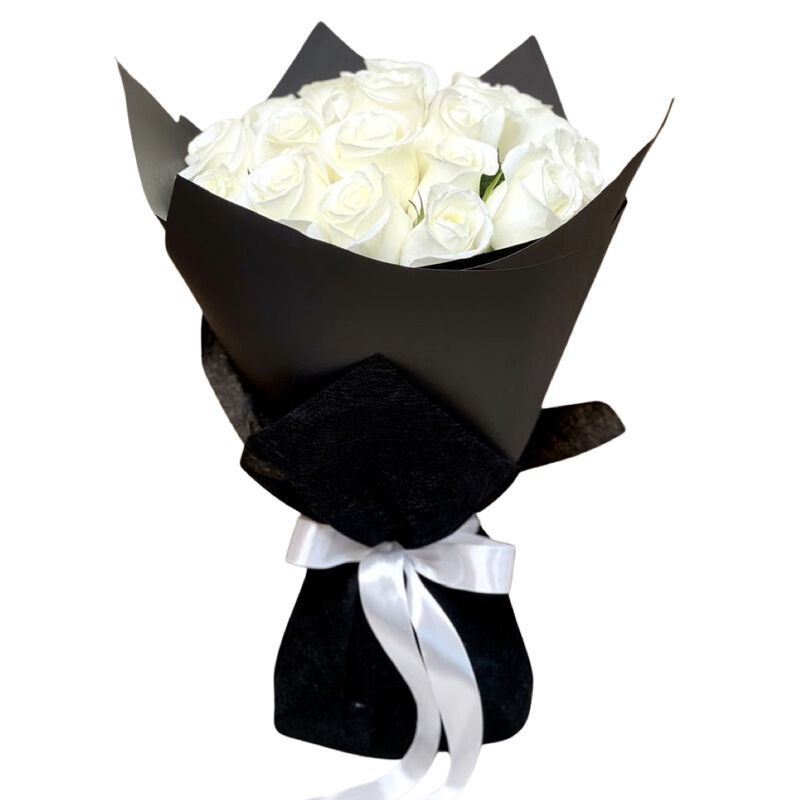 plaisir cadeaux et fleurs handtied bouquet 25 white roses